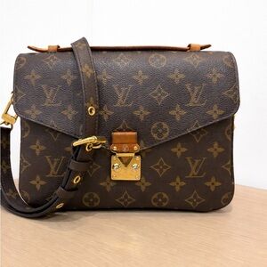 SOLD Louis Vuitton Pochette Metis Monogram